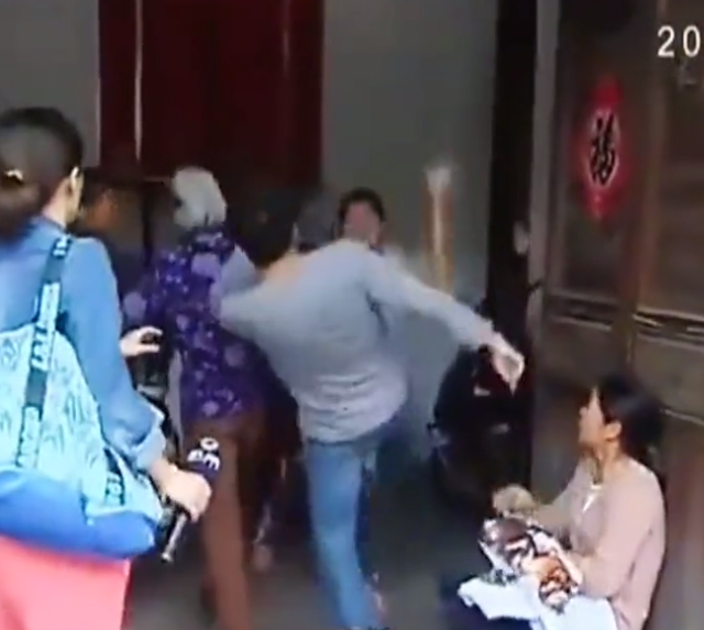 故事：孩子樣貌不像他，男方本想挽救婚姻，最后因親子鑒定放棄了