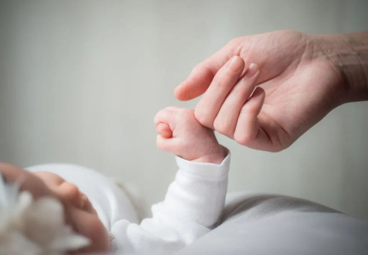為什么這么多做親子鑒定上戶口、財產(chǎn)的事情？