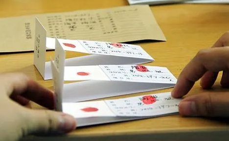 除了血液人的唾液能做親子鑒定嗎？能親子鑒定人的遺傳病史嗎？